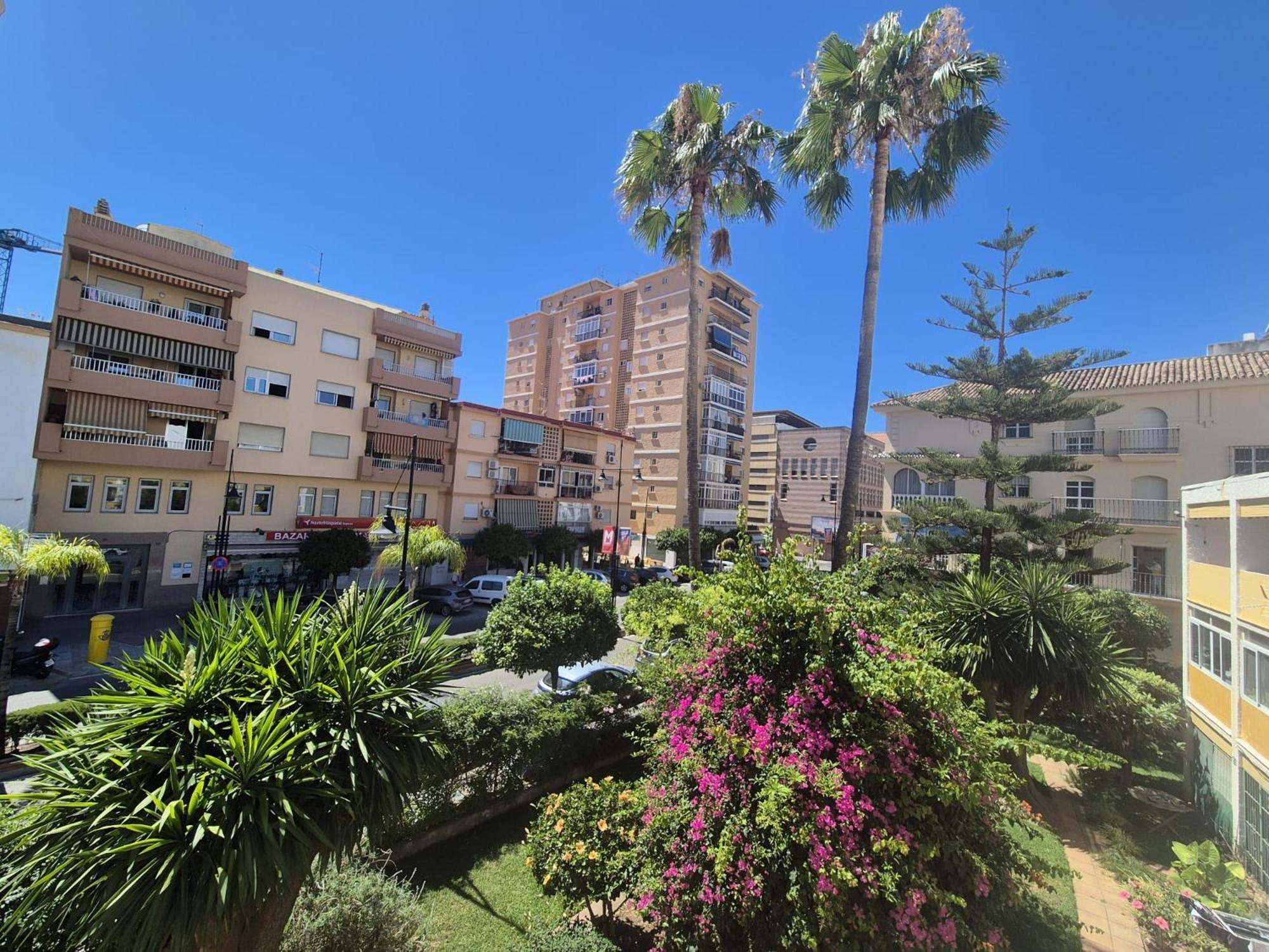 Sunny In The Center, 5 Min. From The Apartament *